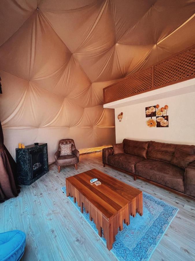 Geodesic glamping dome insulation